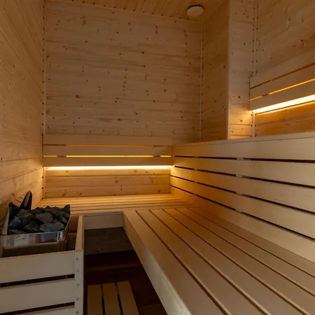 Watra, Jacuzzi Wewnetrzne, Sauna I Bilard Na Wylacznosc