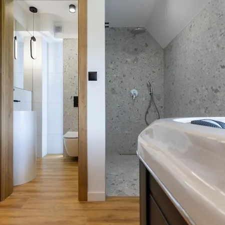 Watra, Jacuzzi Wewnetrzne, Sauna I Bilard Na Wylacznosc *